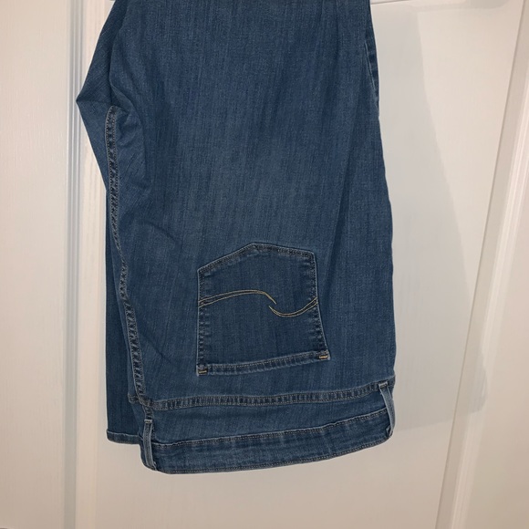 Jeans - Picture 1 of 1